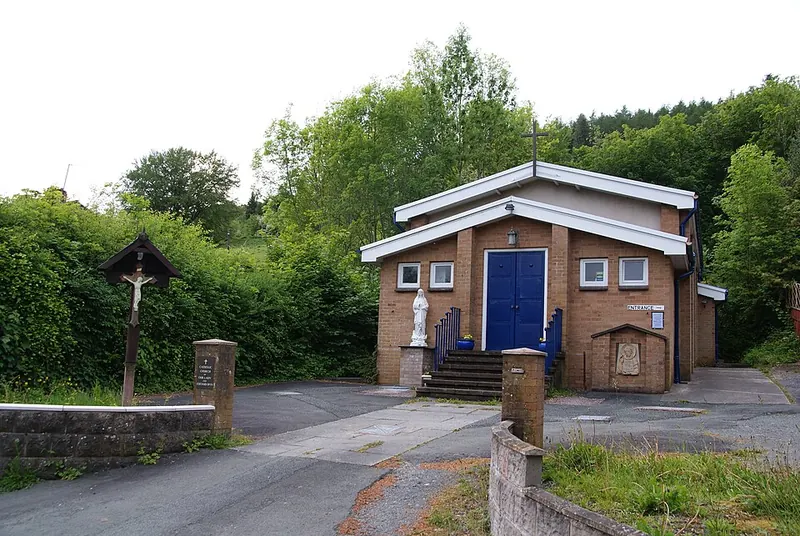 Photograph of Church of Our Lady & St Richard Gwyn, Llanidloes