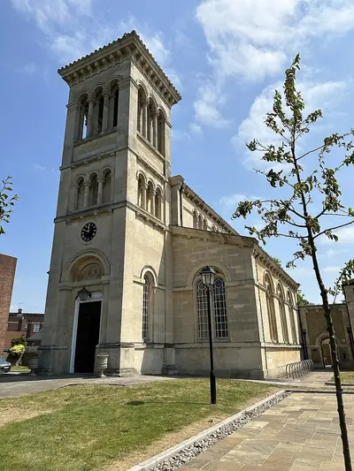 Saint Raphael, Surbiton