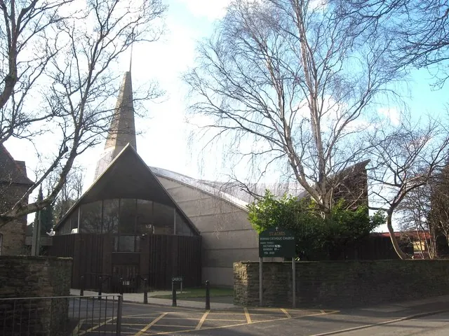 Photograph of St Agnes and St Aidan, Huyton