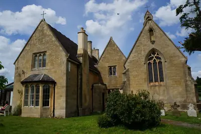 St. Benet, Kemerton